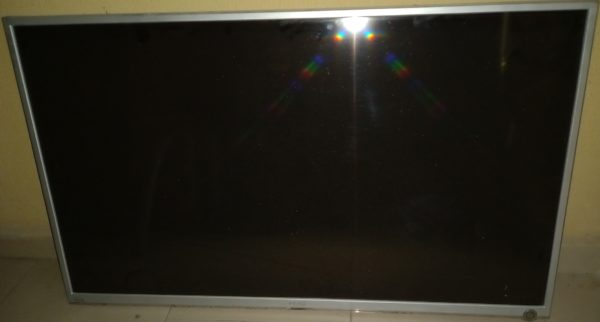 PEVQ 46 Inches Smart TV – Fairly Used - Image 3